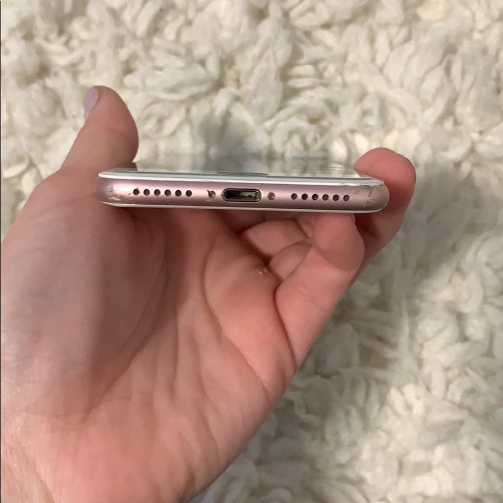 Iphone 7 - image 4